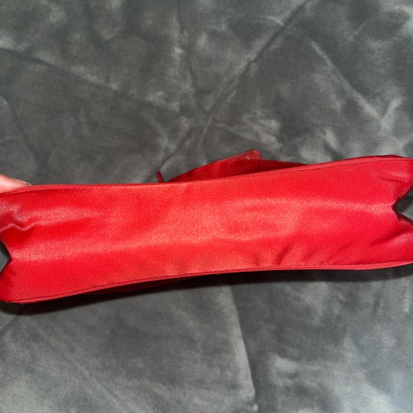 Red Re-Nylon Prada Re-Edition 2000
mini-bag - Picture 11 of 11